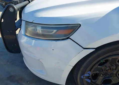 2015 Ford Police Interceptor z USA, uszkodzony, nr VIN 1FAHP2MK5FG109310